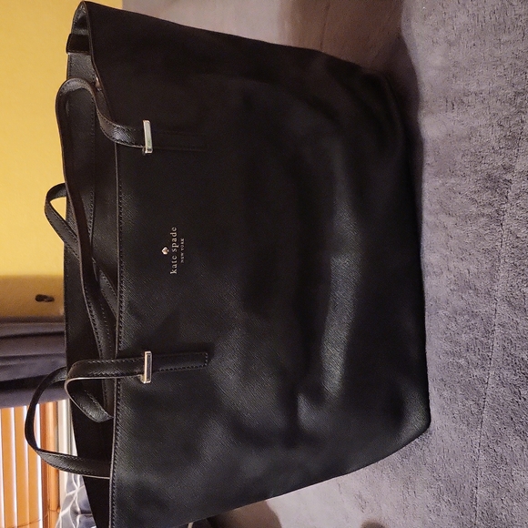 kate spade Handbags - Authentic Kate Spade Handbag
